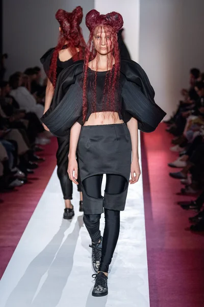 Look 24